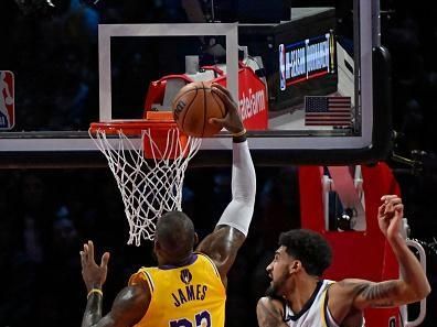 LAS VEGAS, NV - DECEMBER 9:  LeBron James #23 of the Los Angeles Lakers drives to the basket during the In-Season Tournament Championship game on December 9, 2023 at T-Mobile Arena in Las Vegas, Nevada. NOTE TO USER: User expressly acknowledges and agrees that, by downloading and or using this photograph, User is consenting to the terms and conditions of the Getty Images License Agreement. Mandatory Copyright Notice: Copyright 2023 NBAE (Photo by David Becker/NBAE via Getty Images)