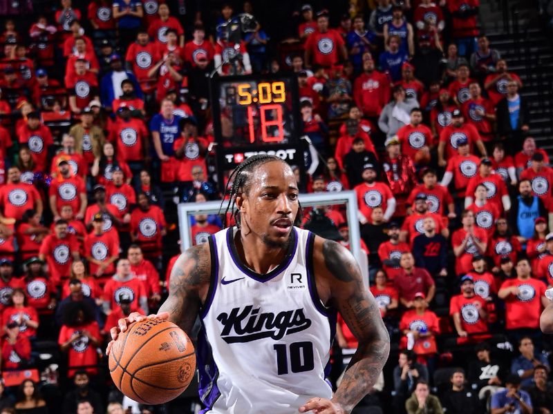 INGLEWOOD, CA - NOVEMBER 22: DeMar DeRozan #10 of the Sacramento Kings dribbles the ball during the game against the LA Clippers1 on November 22, 2024 at Intuit Dome in Los Angeles, California. NOTE TO USER: User expressly acknowledges and agrees that, by downloading and/or using this Photograph, user is consenting to the terms and conditions of the Getty Images License Agreement. Mandatory Copyright Notice: Copyright 2024 NBAE (Photo by Adam Pantozzi/NBAE via Getty Images)