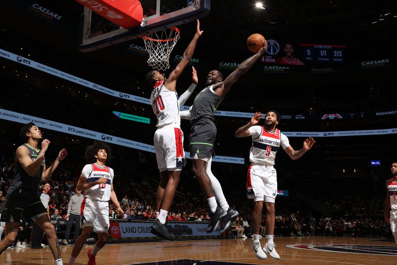 WASHINGTON, DC -? JANUARY 13: Julius Randle #30 of the Minnesota Timberwolves drives to the basket during the game against the Washington Wizards on January 13, 2025 at Capital One Arena in Washington, DC. NOTE TO USER: User expressly acknowledges and agrees that, by downloading and or using this Photograph, user is consenting to the terms and conditions of the Getty Images License Agreement. Mandatory Copyright Notice: Copyright 2025 NBAE (Photo by Stephen Gosling/NBAE via Getty Images)