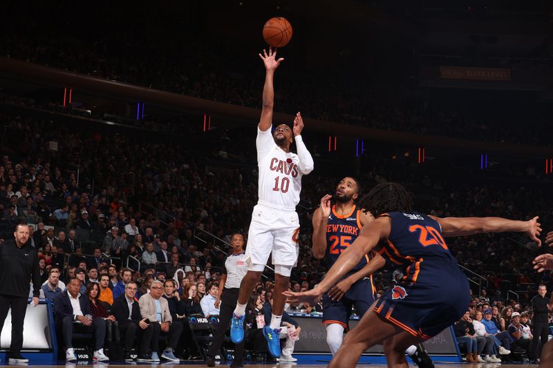 NEW YORK, NY - OCTOBER 28: Darius Garland #10 of the Cleveland Cavaliers drives to the basket during the game against the New York Knicks on October 28, 2024 at Madison Square Garden in New York City, New York.  NOTE TO USER: User expressly acknowledges and agrees that, by downloading and or using this photograph, User is consenting to the terms and conditions of the Getty Images License Agreement. Mandatory Copyright Notice: Copyright 2024 NBAE  (Photo by Nathaniel S. Butler/NBAE via Getty Images)