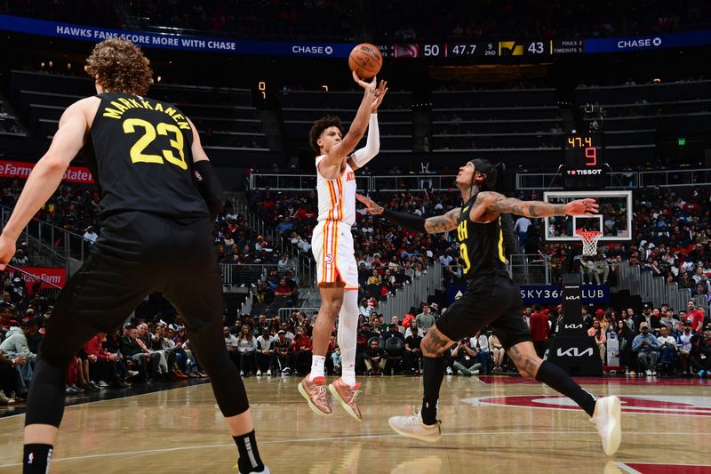 ATLANTA, GA - FEBRUARY 27: Jalen Johnson #1 of the Atlanta Hawks shoots the ball during the game against the Utah Jazz on February 27, 2024 at State Farm Arena in Atlanta, Georgia.  NOTE TO USER: User expressly acknowledges and agrees that, by downloading and/or using this Photograph, user is consenting to the terms and conditions of the Getty Images License Agreement. Mandatory Copyright Notice: Copyright 2024 NBAE (Photo by Scott Cunningham/NBAE via Getty Images)