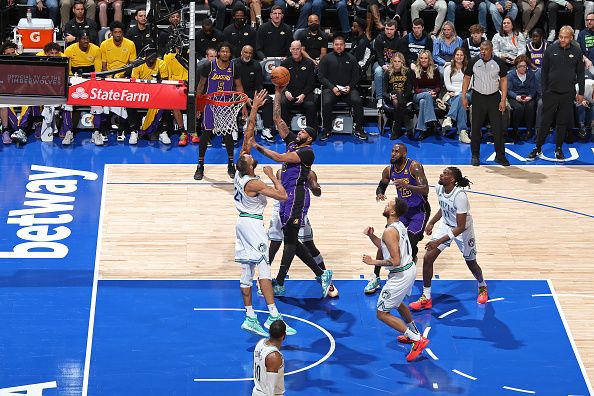 MINNEAPOLIS, MN -  DECEMBER 30: Anthony Davis #3 of the Los Angeles Lakers drives to the basket during the game against the Minnesota Timberwolves on December 30, 2023 at Target Center in Minneapolis, Minnesota. NOTE TO USER: User expressly acknowledges and agrees that, by downloading and or using this Photograph, user is consenting to the terms and conditions of the Getty Images License Agreement. Mandatory Copyright Notice: Copyright 2023 NBAE (Photo by David Sherman/NBAE via Getty Images)