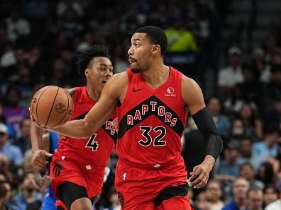 DALLAS, TX - NOVEMBER 8: Otto Porter Jr. #32 of the Toronto Raptors brings the ball up court against the Dallas Mavericks on November 8, 2023 at the American Airlines Center in Dallas, Texas. NOTE TO USER: User expressly acknowledges and agrees that, by downloading and or using this photograph, User is consenting to the terms and conditions of the Getty Images License Agreement. Mandatory Copyright Notice: Copyright 2023 NBAE (Photo by Glenn James/NBAE via Getty Images)