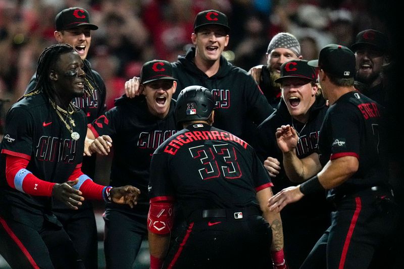 Reds Overwhelmed by Royals' Offensive Onslaught at Great American Ball Park