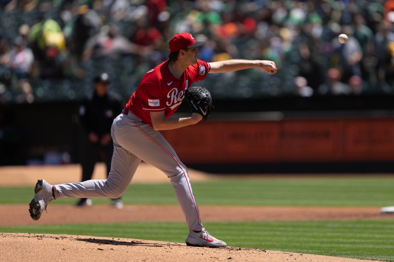 Apr 30, 2023; Oakland, California, USA;  Cincinnati Reds starting pitcher Nick Lodolo (40) pitches during the first inning against the Oakland Athletics at RingCentral Coliseum. Mandatory Credit: Stan Szeto-USA TODAY Sports