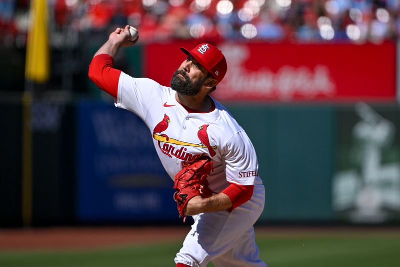 Apr 6, 2024; St. Louis, Missouri, USA;  St. Louis Cardinals starting pitcher Andrew Kittredge (27) pitches against the Miami Marlins during the seventh inning at Busch Stadium. Mandatory Credit: Jeff Curry-USA TODAY Sports