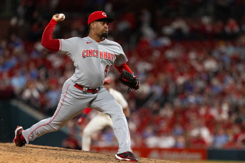 Cardinals' Pitching or Reds' Hitting: Who Will Prevail in Cincinnati?