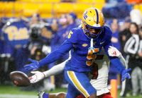 Pittsburgh Panthers Eye Redemption Against Louisville Cardinals