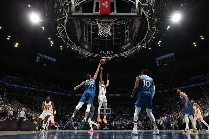 MINNEAPOLIS, MN -  APRIL 12: Dejounte Murray #5 of the Atlanta Hawks shoots the ball during the game against the Minnesota Timberwolves on April 12, 2024 at Target Center in Minneapolis, Minnesota. NOTE TO USER: User expressly acknowledges and agrees that, by downloading and or using this Photograph, user is consenting to the terms and conditions of the Getty Images License Agreement. Mandatory Copyright Notice: Copyright 2024 NBAE (Photo by David Sherman/NBAE via Getty Images)