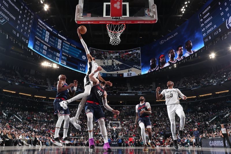 INGLEWOOD, CA - NOVEMBER 4: Victor Wembanyama #1 of the San Antonio Spurs dunks the ball during the game against the LA Clippers on November 4, 2024 at Intuit Dome in Los Angeles, California. NOTE TO USER: User expressly acknowledges and agrees that, by downloading and/or using this Photograph, user is consenting to the terms and conditions of the Getty Images License Agreement. Mandatory Copyright Notice: Copyright 2024 NBAE (Photo by Nathaniel S. Butler/NBAE via Getty Images)