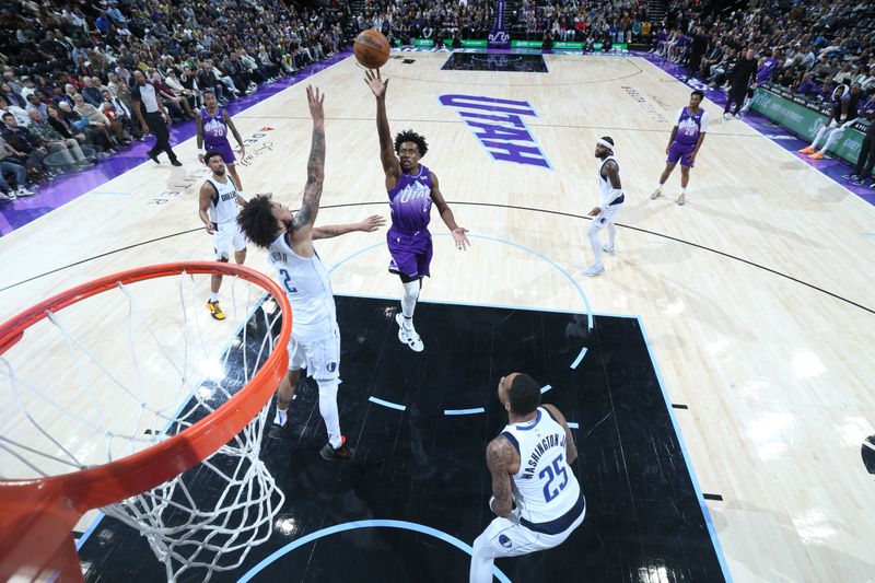 SALT LAKE CITY, UT - NOVEMBER 30:  Collin Sexton #2 of the Utah Jazz shoots the ball during the game against the Dallas Mavericks on November 30, 2024 at Delta Center in Salt Lake City, Utah. NOTE TO USER: User expressly acknowledges and agrees that, by downloading and or using this Photograph, User is consenting to the terms and conditions of the Getty Images License Agreement. Mandatory Copyright Notice: Copyright 2024 NBAE (Photo by Melissa Majchrzak/NBAE via Getty Images)