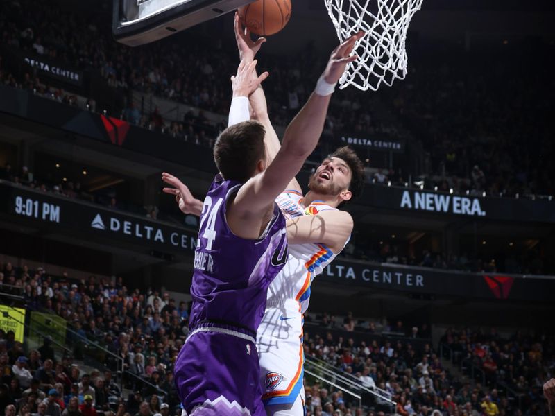 SALT LAKE CITY, UT - FEBRUARY 6: Chet Holmgren #7 of the Oklahoma City Thunder drives to the basket during the game against the Utah Jazz on February 6, 2024 at Delta Center in Salt Lake City, Utah. NOTE TO USER: User expressly acknowledges and agrees that, by downloading and or using this Photograph, User is consenting to the terms and conditions of the Getty Images License Agreement. Mandatory Copyright Notice: Copyright 2024 NBAE (Photo by Melissa Majchrzak/NBAE via Getty Images)