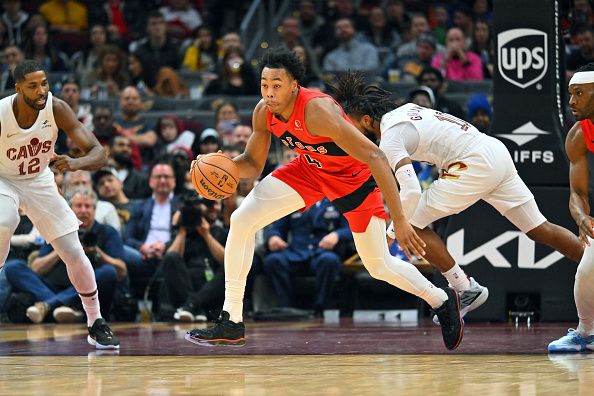 CLEVELAND, OHIO - NOVEMBER 26: Scottie Barnes #4 of the Toronto Raptors brings the ball up court during the third quarter against the Cleveland Cavaliers at Rocket Mortgage Fieldhouse on November 26, 2023 in Cleveland, Ohio. The Cavaliers defeated the Raptors 105-102. NOTE TO USER: User expressly acknowledges and agrees that, by downloading and or using this photograph, User is consenting to the terms and conditions of the Getty Images License Agreement. (Photo by Jason Miller/Getty Images)