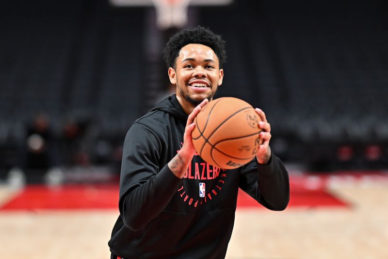 PORTLAND, OREGON - OCTOBER 16: Anfernee Simons #1 of the Portland Trail Blazers warms up before the game against the Ratiopharm Ulm at Moda Center on October 16, 2024 in Portland, Oregon. NOTE TO USER: User expressly acknowledges and agrees that, by downloading and or using this photograph, User is consenting to the terms and conditions of the Getty Images License Agreement. (Photo by Alika Jenner/Getty Images)