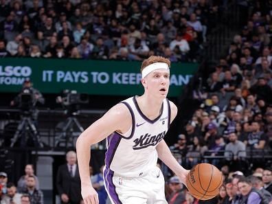 SACRAMENTO, CA - NOVEMBER 13: Kevin Huerter #9 of the Sacramento Kings drives to the basket during the game against the Cleveland Cavaliers on November 13, 2023 at Golden 1 Center in Sacramento, California. NOTE TO USER: User expressly acknowledges and agrees that, by downloading and or using this Photograph, user is consenting to the terms and conditions of the Getty Images License Agreement. Mandatory Copyright Notice: Copyright 2023 NBAE (Photo by Rocky Widner/NBAE via Getty Images)