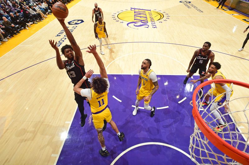 LOS ANGELES, CA - FEBRUARY 13: James Wiseman #13 of the Detroit Pistons shoots the ball during the game against the Los Angeles Lakers on February 13, 2024 at Crypto.Com Arena in Los Angeles, California. NOTE TO USER: User expressly acknowledges and agrees that, by downloading and/or using this Photograph, user is consenting to the terms and conditions of the Getty Images License Agreement. Mandatory Copyright Notice: Copyright 2024 NBAE (Photo by Adam Pantozzi/NBAE via Getty Images)