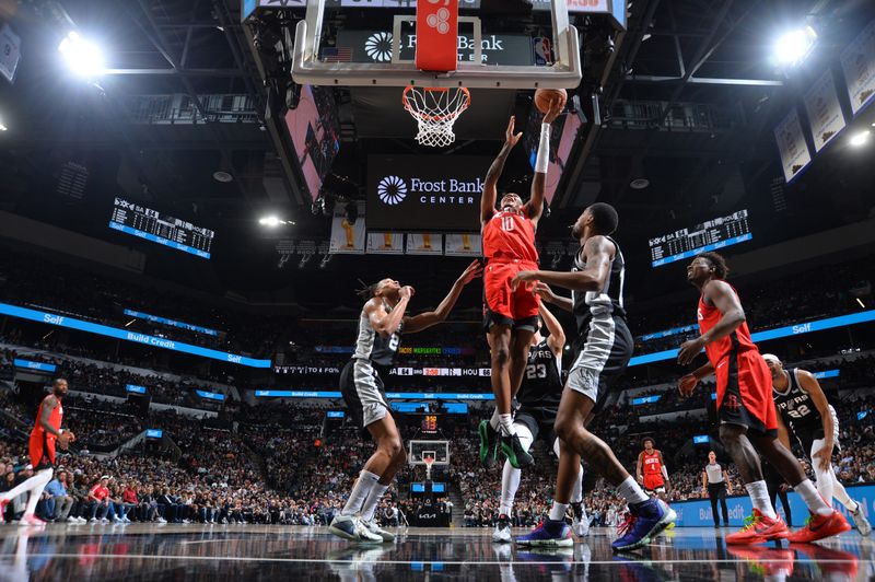 SAN ANTONIO, TX - MARCH 12: Jabari Smith Jr. #10 of the Houston Rockets shoots the ball during the game against the San Antonio Spurs on March 12, 2024 at the Frost Bank Center in San Antonio, Texas. NOTE TO USER: User expressly acknowledges and agrees that, by downloading and or using this photograph, user is consenting to the terms and conditions of the Getty Images License Agreement. Mandatory Copyright Notice: Copyright 2024 NBAE (Photos by Michael Gonzales/NBAE via Getty Images)