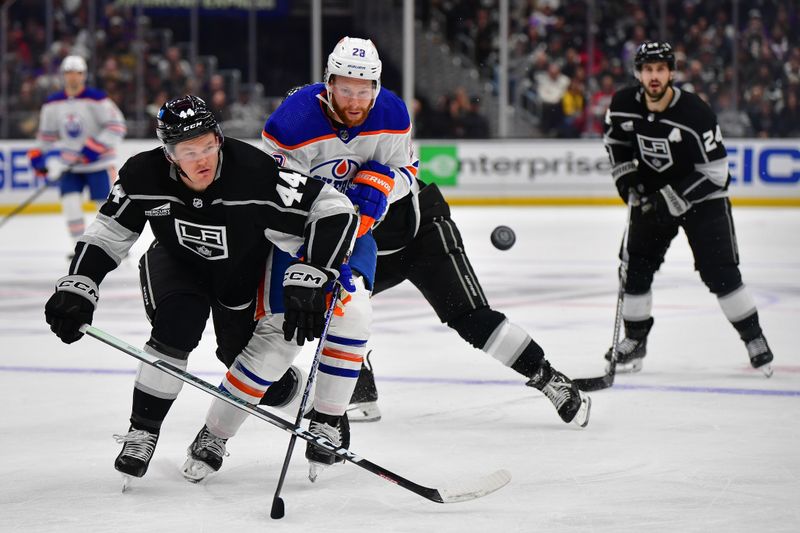 Los Angeles Kings Face Off Against Edmonton Oilers in Western Conference First Round: Betting Od...