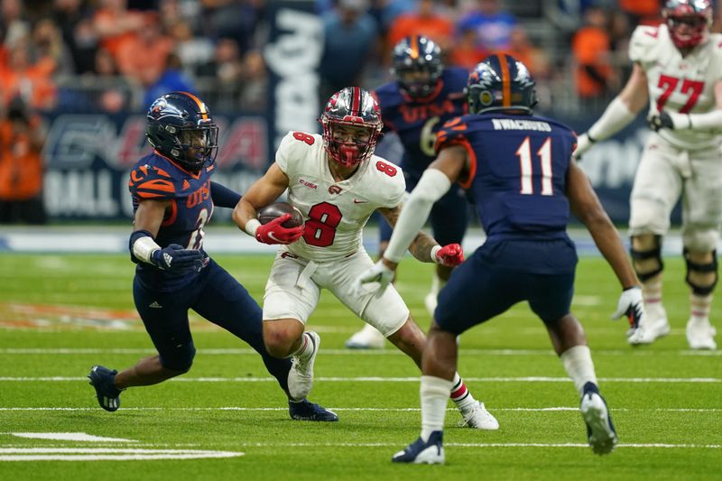 Dec 3, 2021; San Antonio, TX, USA; Western Kentucky Hilltoppers wide receiver Jerreth Sterns (8) faces off against UTSA Roadrunners safety Kelechi Nwachuku (11) in the second half of the 2021 Conference USA Championship Game at the Alamodome. Mandatory Credit: Daniel Dunn-USA TODAY Sports