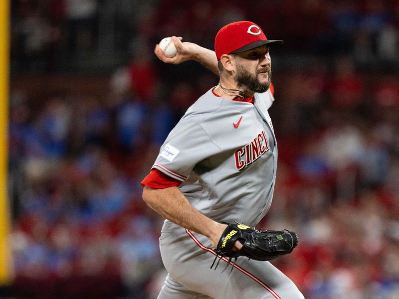 Sep 30, 2023; St. Louis, Missouri, USA; Cincinnati Reds closer Alex Young (48) pitches against the St. Louis Cardinals in the eighth inning at Busch Stadium. Mandatory Credit: Zach Dalin-USA TODAY Sports