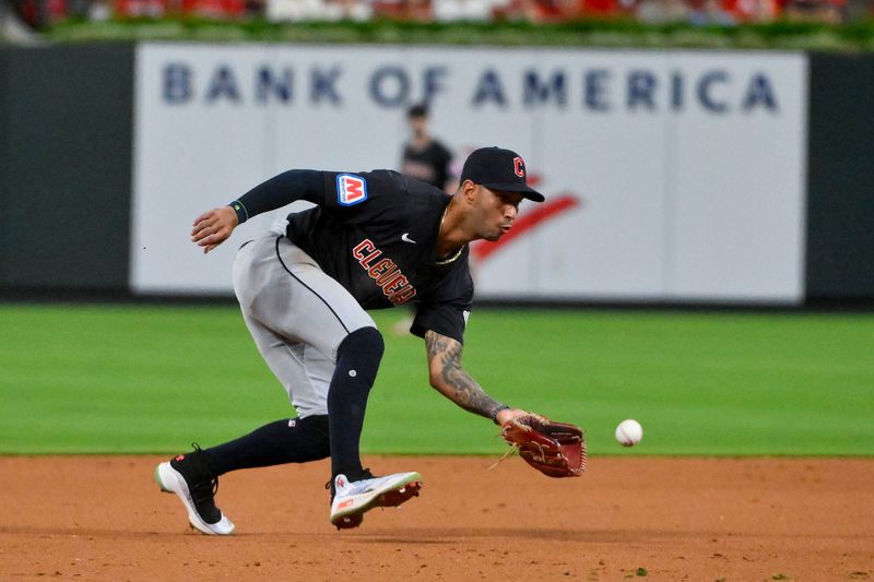 Sep 21, 2024; St. Louis, Missouri, USA;  Cleveland Guardians shortstop Brayan Rocchio (4) fields a ground ball against the St. Louis Cardinals during the seventh inning at Busch Stadium. Mandatory Credit: Jeff Curry-Imagn Images