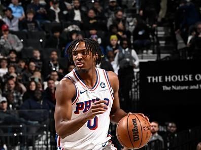 BROOKLYN, NY - NOVEMBER 19: Tyrese Maxey #0 of the Philadelphia 76ers dribbles the ball during the game against the Brooklyn Nets on November 19, 2023 at Barclays Center in Brooklyn, New York. NOTE TO USER: User expressly acknowledges and agrees that, by downloading and or using this Photograph, user is consenting to the terms and conditions of the Getty Images License Agreement. Mandatory Copyright Notice: Copyright 2023 NBAE (Photo by David Dow/NBAE via Getty Images)