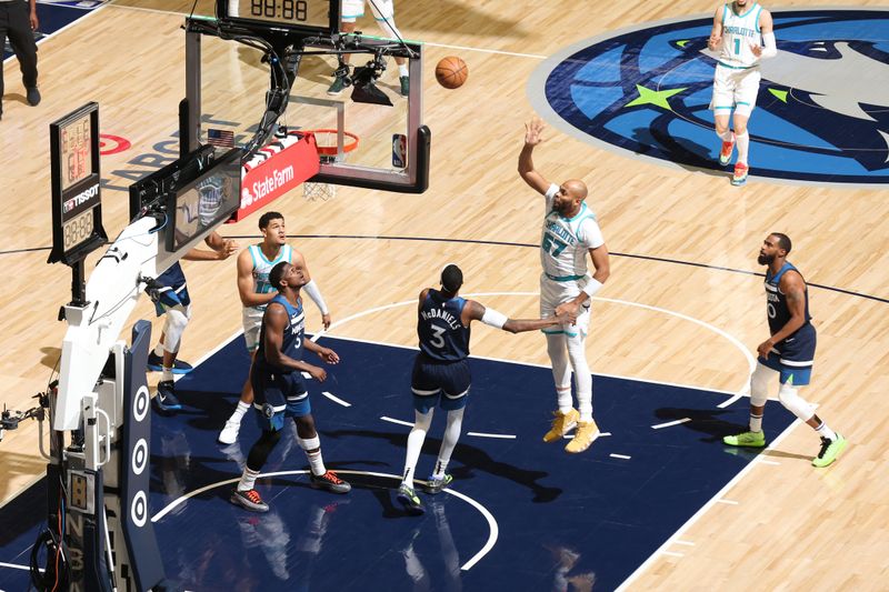 MINNEAPOLIS, MN -  NOVEMBER 4: Taj Gibson #67 of the Charlotte Hornets shoots the ball during the game against the Minnesota Timberwolves on November 4, 2024 at Target Center in Minneapolis, Minnesota. NOTE TO USER: User expressly acknowledges and agrees that, by downloading and or using this Photograph, user is consenting to the terms and conditions of the Getty Images License Agreement. Mandatory Copyright Notice: Copyright 2024 NBAE (Photo by David Sherman/NBAE via Getty Images)