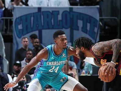 CHARLOTTE, NC - OCTOBER 25: Brandon Miller #24 of the Charlotte Hornets plays defense during the game against the Atlanta Hawks on October 25, 2023 at Spectrum Center in Charlotte, North Carolina. NOTE TO USER: User expressly acknowledges and agrees that, by downloading and or using this photograph, User is consenting to the terms and conditions of the Getty Images License Agreement. Mandatory Copyright Notice: Copyright 2023 NBAE (Photo by Kent Smith/NBAE via Getty Images)