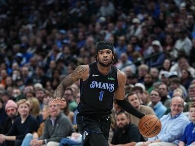 DALLAS, TX - DECEMBER 20: Jaden Hardy #1 of the Dallas Mavericks handles the ball during the game against the LA Clippers on December 20, 2023 at the American Airlines Center in Dallas, Texas. NOTE TO USER: User expressly acknowledges and agrees that, by downloading and or using this photograph, User is consenting to the terms and conditions of the Getty Images License Agreement. Mandatory Copyright Notice: Copyright 2023 NBAE (Photo by Glenn James/NBAE via Getty Images)