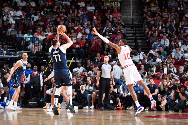 HOUSTON, TX - MARCH 31: Luka Doncic #77 of the Dallas Mavericks shoots the ball during the game against the Houston Rockets on March 31, 2024 at the Toyota Center in Houston, Texas. NOTE TO USER: User expressly acknowledges and agrees that, by downloading and or using this photograph, User is consenting to the terms and conditions of the Getty Images License Agreement. Mandatory Copyright Notice: Copyright 2024 NBAE (Photo by Logan Riely/NBAE via Getty Images)