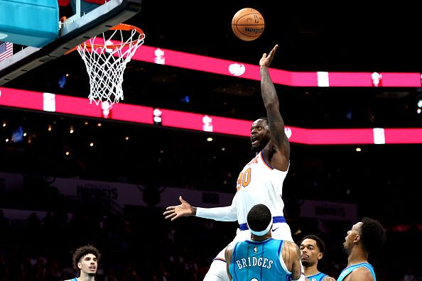 CHARLOTTE, NORTH CAROLINA - NOVEMBER 18: Julius Randle #30 of the New York Knicks shoots the ball during the first half of an NBA game against the Charlotte Hornets at Spectrum Center on November 18, 2023 in Charlotte, North Carolina. NOTE TO USER: User expressly acknowledges and agrees that, by downloading and or using this photograph, User is consenting to the terms and conditions of the Getty Images License Agreement. (Photo by David Jensen/Getty Images)