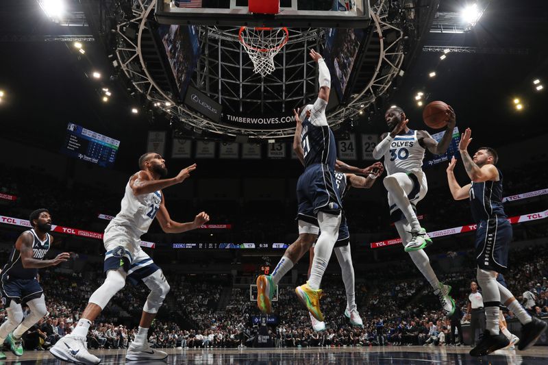 MINNEAPOLIS, MN -  OCTOBER 29: Julius Randle #30 of the Minnesota Timberwolves passes the ball during the game against the Dallas Mavericks on October 29, 2024 at Target Center in Minneapolis, Minnesota. NOTE TO USER: User expressly acknowledges and agrees that, by downloading and or using this Photograph, user is consenting to the terms and conditions of the Getty Images License Agreement. Mandatory Copyright Notice: Copyright 2024 NBAE (Photo by Jordan Johnson/NBAE via Getty Images)