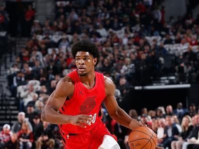 PORTLAND, OR - OCTOBER 27: Scoot Henderson #00 of the Portland Trail Blazers handles the ball during the game against the Orlando Magic on October 27, 2023 at the Moda Center Arena in Portland, Oregon. NOTE TO USER: User expressly acknowledges and agrees that, by downloading and or using this photograph, user is consenting to the terms and conditions of the Getty Images License Agreement. Mandatory Copyright Notice: Copyright 2023 NBAE (Photo by Cameron Browne/NBAE via Getty Images)