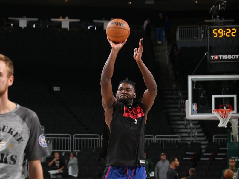 MILWAUKEE, WI -  NOVEMBER 2: Isaiah Stewart #28 of the Detroit Pistons warms up before the game against the Milwaukee Bucks on November 2, 2022 at the Fiserv Forum Center in Milwaukee, Wisconsin. NOTE TO USER: User expressly acknowledges and agrees that, by downloading and or using this Photograph, user is consenting to the terms and conditions of the Getty Images License Agreement. Mandatory Copyright Notice: Copyright 2022 NBAE (Photo by Gary Dineen/NBAE via Getty Images).