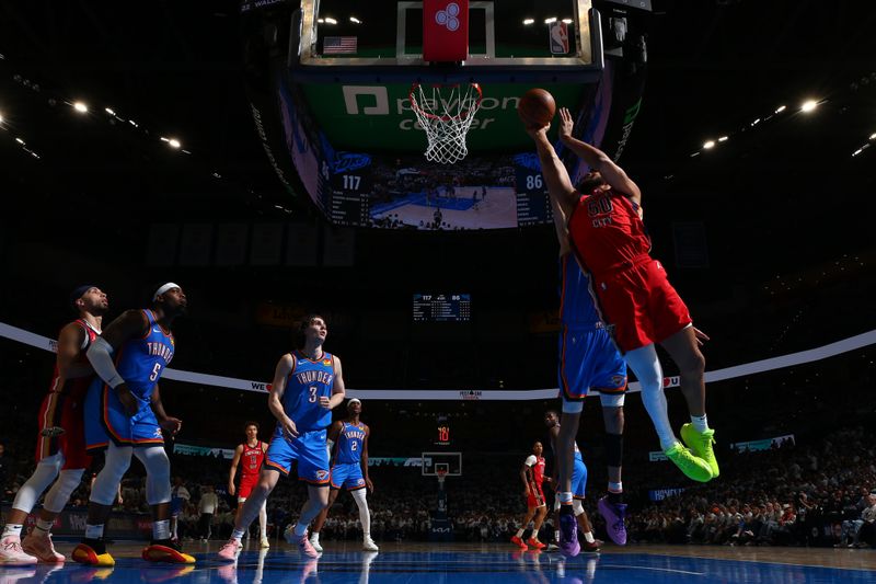 OKLAHOMA CITY, OK - APRIL 24: Jeremiah Robinson-Earl #50 of the New Orleans Pelicans drives to the basket during the game against the Oklahoma City Thunder during Round 1 Game 2 of the 2024 NBA Playoffs on April 24, 2024 at Paycom Arena in Oklahoma City, Oklahoma. NOTE TO USER: User expressly acknowledges and agrees that, by downloading and or using this photograph, User is consenting to the terms and conditions of the Getty Images License Agreement. Mandatory Copyright Notice: Copyright 2024 NBAE (Photo by Zach Beeker/NBAE via Getty Images)