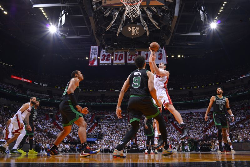 MIAMI, FL - MAY 21: Cody Zeller #44 of the Miami Heat drives to the basket during Game Three of the Eastern Conference Finals against the Boston Celtics on May 21, 2023 at Miami-Dade Arena in Miami, Florida. NOTE TO USER: User expressly acknowledges and agrees that, by downloading and or using this Photograph, user is consenting to the terms and conditions of the Getty Images License Agreement. Mandatory Copyright Notice: Copyright 2023 NBAE (Photo by Jesse D. Garrabrant/NBAE via Getty Images)