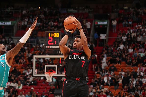 MIAMI, FL - DECEMBER 13: Kyle Lowry #7 of the Miami Heat shoots the ball during the game against the Charlotte Hornets on December 13, 2023 at Kaseya Center in Miami, Florida. NOTE TO USER: User expressly acknowledges and agrees that, by downloading and or using this Photograph, user is consenting to the terms and conditions of the Getty Images License Agreement. Mandatory Copyright Notice: Copyright 2023 NBAE (Photo by Issac Baldizon/NBAE via Getty Images)