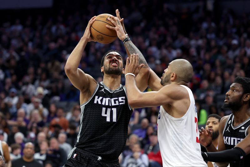 LA Clippers vs Sacramento Kings: Clippers Favored to Win in Upcoming NBA Showdown