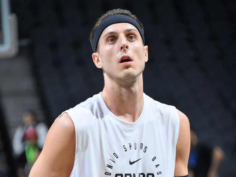 SAN ANTONIO, TX - NOVEMBER 19: Zach Collins #23 of the San Antonio Spurs warms up before the game against the Oklahoma City Thunder during the Emirates NBA Cup game on November 19, 2024 at the Frost Bank Center in San Antonio, Texas. NOTE TO USER: User expressly acknowledges and agrees that, by downloading and or using this photograph, user is consenting to the terms and conditions of the Getty Images License Agreement. Mandatory Copyright Notice: Copyright 2024 NBAE (Photos by Michael Gonzales/NBAE via Getty Images)