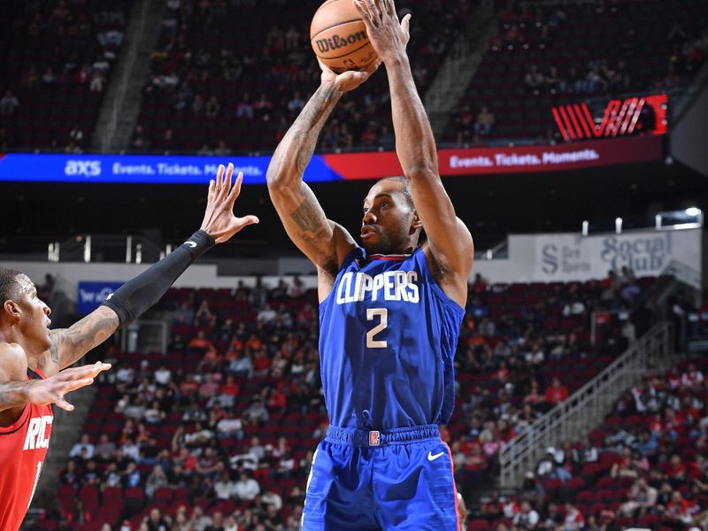 HOUSTON, TX - MARCH 6: Kawhi Leonard #2 of the LA Clippers shoots the ball during the game against the Houston Rockets on March 6, 2024 at the Toyota Center in Houston, Texas. NOTE TO USER: User expressly acknowledges and agrees that, by downloading and or using this photograph, User is consenting to the terms and conditions of the Getty Images License Agreement. Mandatory Copyright Notice: Copyright 2024 NBAE (Photo by Logan Riely/NBAE via Getty Images)