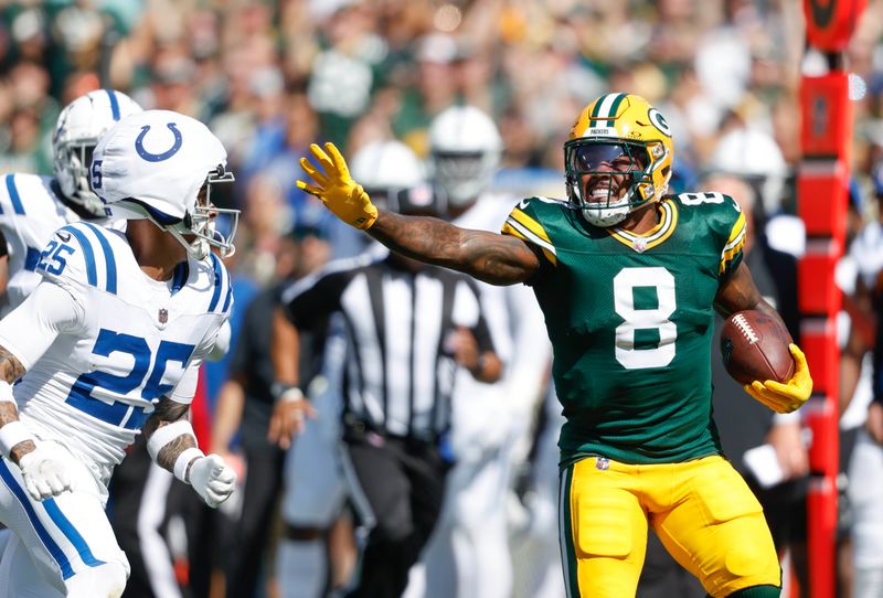 Green Bay Packers running back Josh Jacobs (8) runs during a NFL football game against the Indianapolis Colts Sunday, Sept. 15, 2024, in Green Bay, Wis. (AP Photo/Jeffrey Phelps