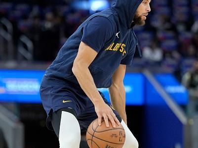 SAN FRANCISCO, CALIFORNIA - DECEMBER 30: Stephen Curry #30 of the Golden State Warriors warms up prior to the start of an NBA basketball game against the Dallas Mavericks at Chase Center on December 30, 2023 in San Francisco, California. NOTE TO USER: User expressly acknowledges and agrees that, by downloading and or using this photograph, User is consenting to the terms and conditions of the Getty Images License Agreement. (Photo by Thearon W. Henderson/Getty Images)