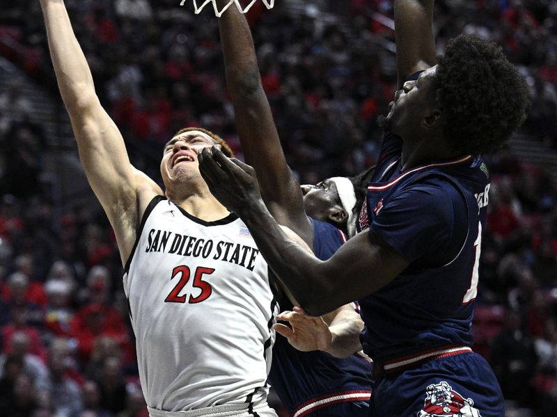 Jan 3, 2024; San Diego, California, USA; San Diego State Aztecs forward Elijah Saunders (25) goes to the basket during the second half against the Fresno State Bulldogs at Viejas Arena. Mandatory Credit: Orlando Ramirez-USA TODAY Sports 