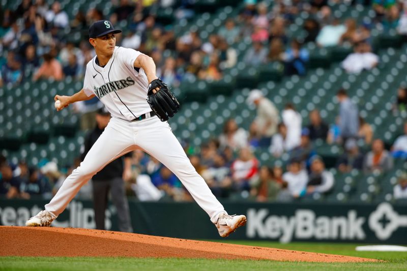 Marlins Look to Turn the Tide Against Mariners in Miami's loanDepot Park