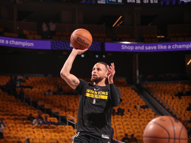 SAN FRANCISCO, CA - APRIL 20:  Stephen Curry #30 of the Golden State Warriors shoots the ball during player pre-game warm-ups during round one game three of the 2023 NBA Playoffs on April 20, 2023 at Chase Center in San Francisco, California. NOTE TO USER: User expressly acknowledges and agrees that, by downloading and or using this photograph, user is consenting to the terms and conditions of Getty Images License Agreement. Mandatory Copyright Notice: Copyright 2023 NBAE (Photo by Jed Jacobsohn/NBAE via Getty Images)