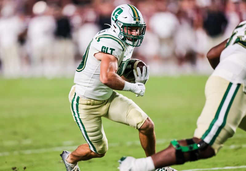 Sep 24, 2022; Columbia, South Carolina, USA; Charlotte 49ers wide receiver Nolan Groulx (10) runs after the catch against the South Carolina Gamecocks in the first quarter at Williams-Brice Stadium. Mandatory Credit: Jeff Blake-USA TODAY Sports