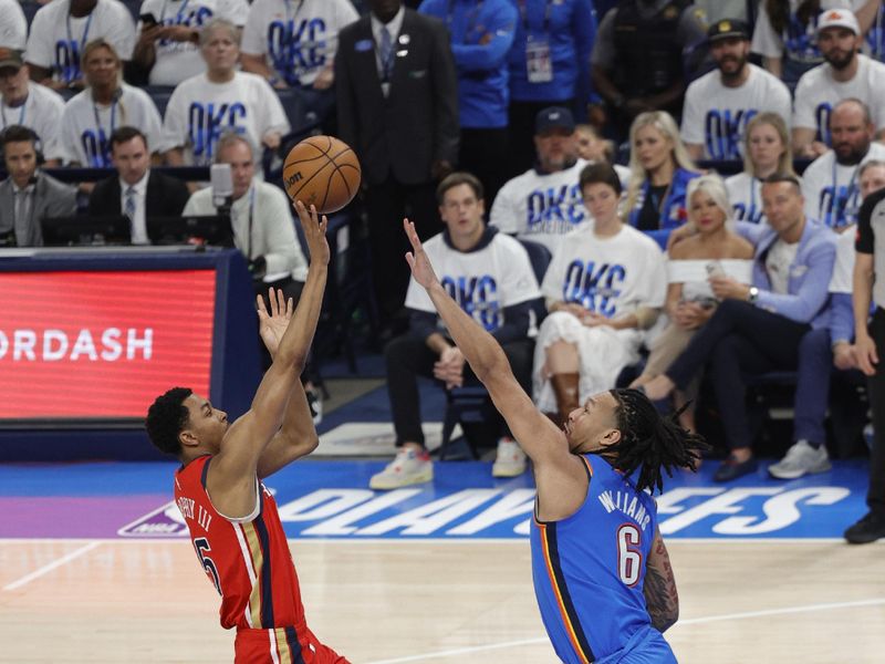 OKLAHOMA CITY, OK - APRIL 24: Trey Murphy III #25 of the New Orleans Pelicans shoots the ball during the game against the Oklahoma City Thunder during Round 1 Game 2 of the 2024 NBA Playoffs on April 24, 2024 at Paycom Arena in Oklahoma City, Oklahoma. NOTE TO USER: User expressly acknowledges and agrees that, by downloading and or using this photograph, User is consenting to the terms and conditions of the Getty Images License Agreement. Mandatory Copyright Notice: Copyright 2024 NBAE (Photo by Martin McGrew/NBAE via Getty Images)