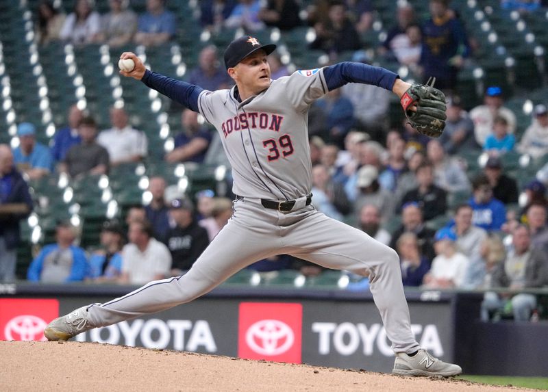 May 6, 2025; Milwaukee, Wisconsin, USA; Houston Astros pitcher Hayden Wesneski (39) pitches in the fourth inning against the Milwaukee Brewers at American Family Field. Mandatory Credit: Michael McLoone-Imagn Images