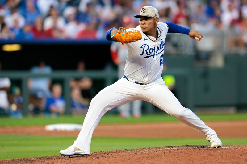 May 17, 2025; Kansas City, Missouri, USA; Kansas City Royals pitcher Angel Zerpa (61) pitches during the ninth inning against the St. Louis Cardinals at Kauffman Stadium. Mandatory Credit: William Purnell-Imagn Images