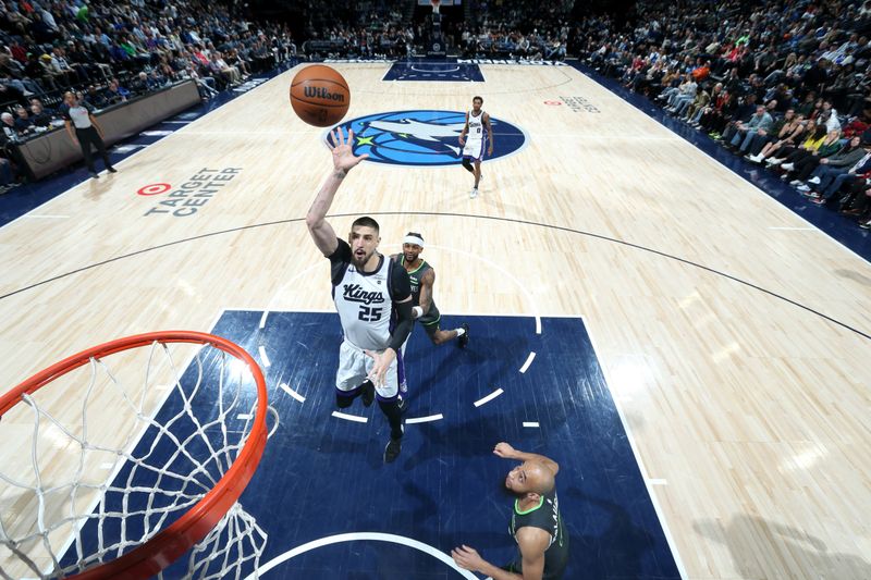 MINNEAPOLIS, MN -  MARCH 1: Alex Len #25 of the Sacramento Kings shoots the ball during the game against the Minnesota Timberwolves on March 1, 2024 at Target Center in Minneapolis, Minnesota. NOTE TO USER: User expressly acknowledges and agrees that, by downloading and or using this Photograph, user is consenting to the terms and conditions of the Getty Images License Agreement. Mandatory Copyright Notice: Copyright 2024 NBAE (Photo by David Sherman/NBAE via Getty Images)